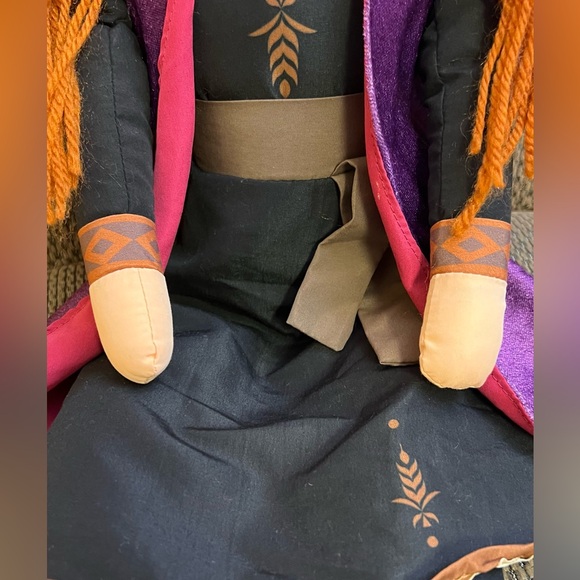 Disney Frozen II Princess Anna plush doll - Picture 5 of 7